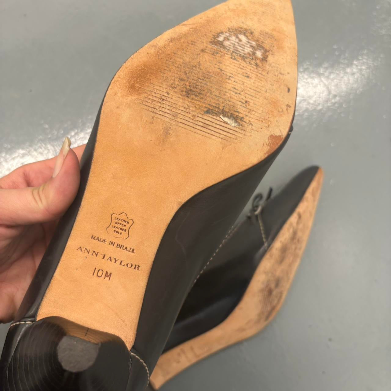 Black leather Ann Taylor kitten heel pumps | 10 in women's