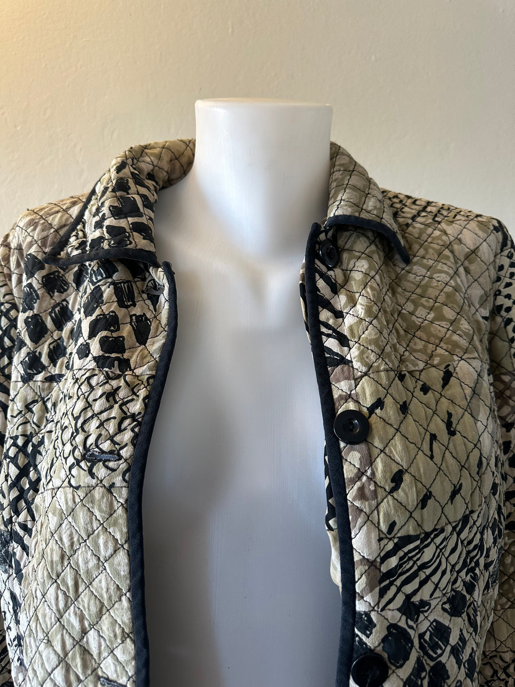 Vintage Silk Quilted Jacket With Zipper Closure And Button Cuffs | Women’s 6