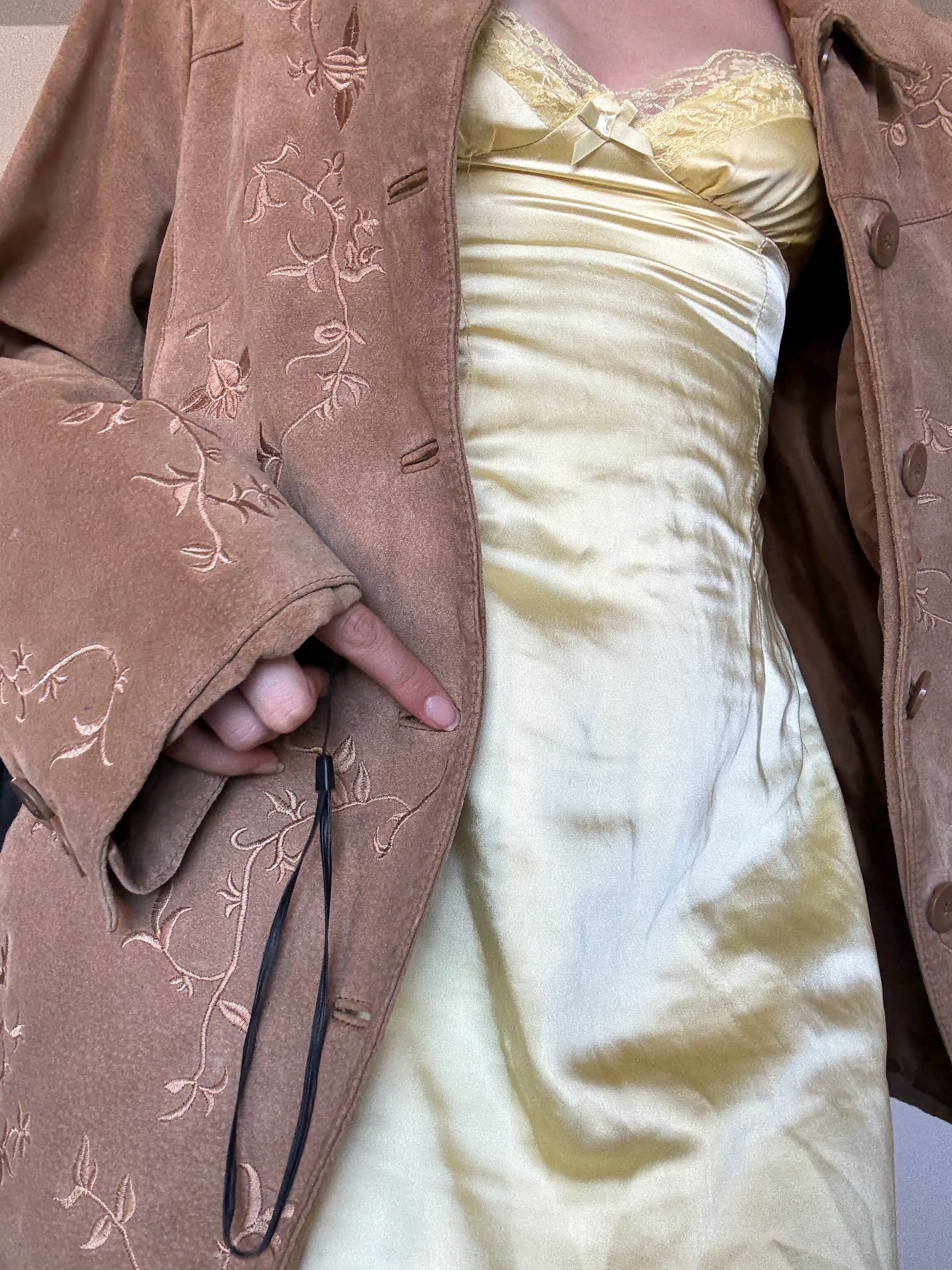 Vtg Suede embroidered jacket